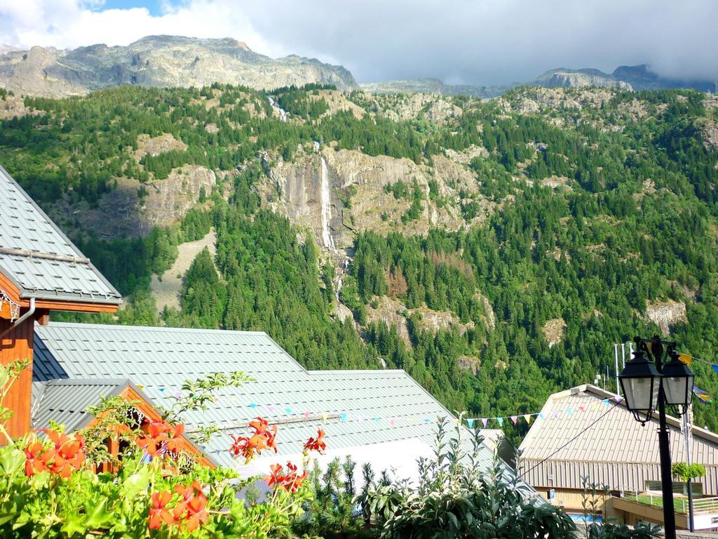 Résidence Prestige Odalys La Cascade - Les Epinettes Vaujany Exterior foto